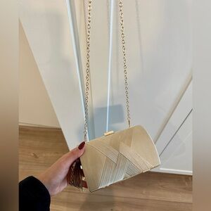 CLUTCH BAG + CHAIN SHOULDER STRAP - CHAMPAGNE – Pre-owned